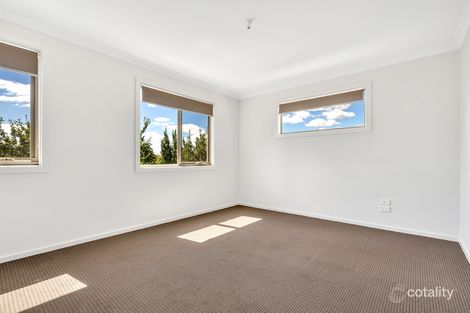 Property photo of 12/1 Hyde Park Avenue Craigieburn VIC 3064