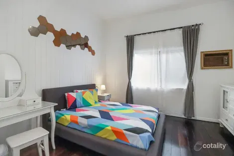 1 Deighton Rd, Dutton Park, QLD 4102