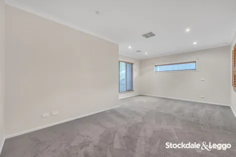 Property photo of 29 Dalmuir Boulevard Deer Park VIC 3023