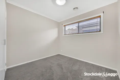Property photo of 29 Dalmuir Boulevard Deer Park VIC 3023