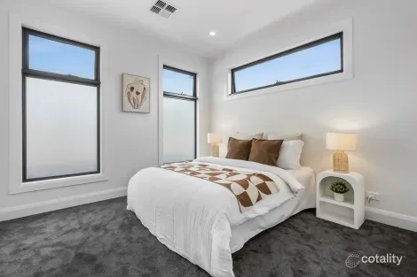 Property photo of 2/3 Aldinga Street Blackburn South VIC 3130