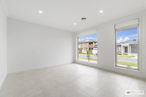 Property photo of 23 Flagstaff Crescent Point Cook VIC 3030