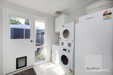Property photo of 15 Redwood Close Meadow Heights VIC 3048