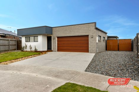 Property photo of 9 Paddy Court Koo Wee Rup VIC 3981