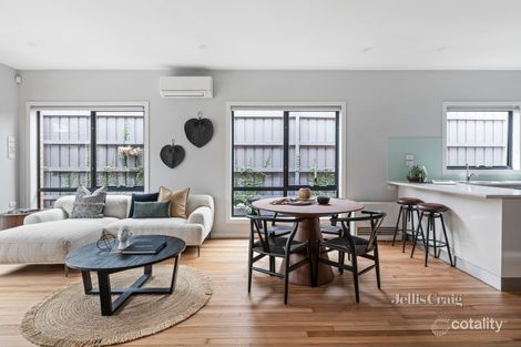 Property photo of 2/26 Foch Street Reservoir VIC 3073