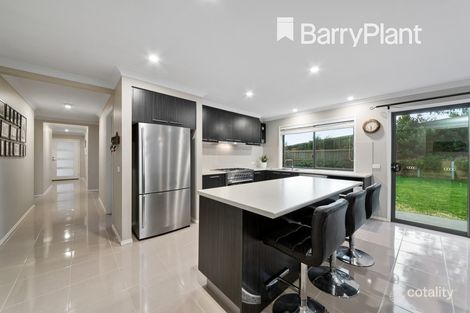 Property photo of 3 Heyington Place Drouin VIC 3818