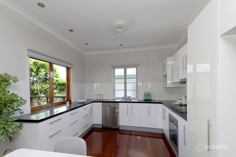 Property photo of 2295 Wynnum Road Wynnum QLD 4178