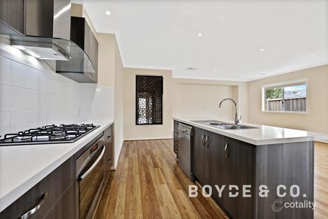 Property photo of 1 Timbertop Crescent Drouin VIC 3818