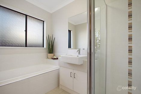 Property photo of 21 Oxley Drive Barellan Point QLD 4306