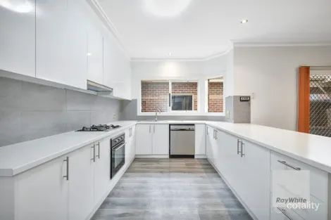 Property photo of 5 Tussock Grove Cairnlea VIC 3023