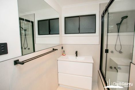 1 Manus St, Soldiers Hill, QLD 4825
