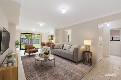 2/12 Crosby Ave, Pacific Pines, QLD 4211