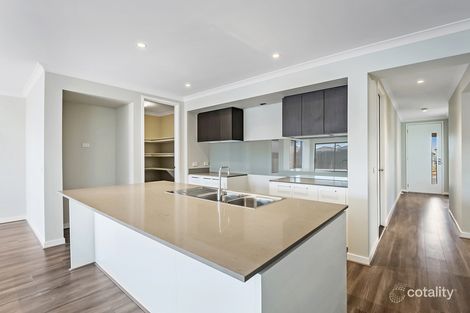 Property photo of 22 Featherwood Crescent Craigieburn VIC 3064