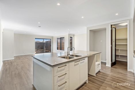Property photo of 22 Featherwood Crescent Craigieburn VIC 3064