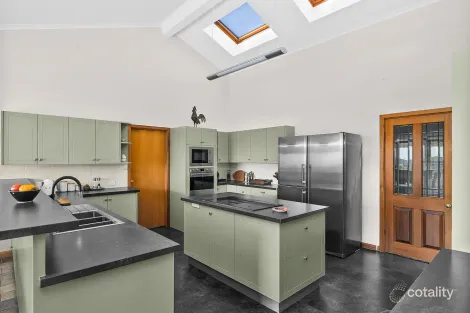 Property photo of 94 Oxley Drive Mittagong NSW 2575