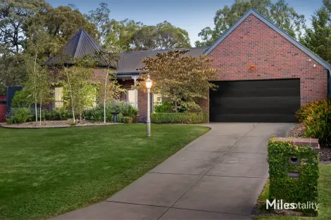 Property photo of 10 Jedem Close Viewbank VIC 3084