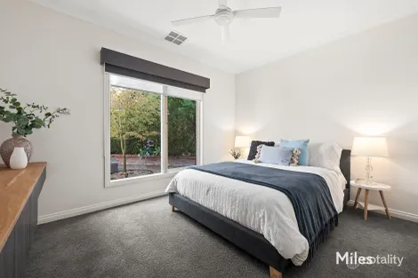 Property photo of 10 Jedem Close Viewbank VIC 3084