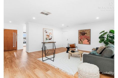 Property photo of 15 Exford Loop Bourkelands NSW 2650