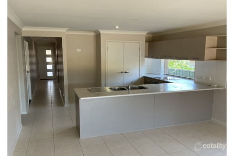 Property photo of 2/10 Banksia Street Oxley Vale NSW 2340