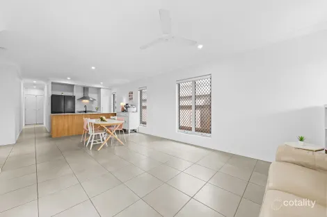 Property photo of 9 Zenith Place Pallara QLD 4110
