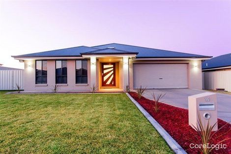 Property photo of 16 Alma Crescent Estella NSW 2650