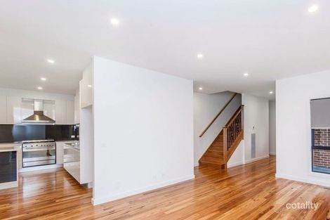 Property photo of 2/4 Yunki Court Ashwood VIC 3147