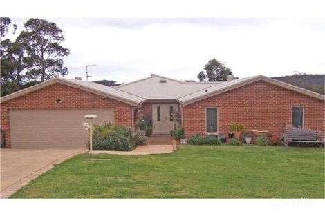 Property photo of 10 Karoola Crescent Surfside NSW 2536