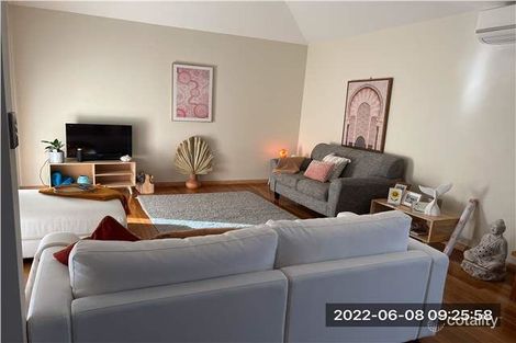 Property photo of 2/30 Cardwell Street Arakoon NSW 2431