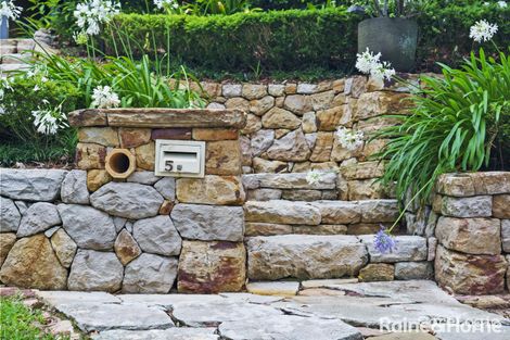Property photo of 5 Newman Close Green Point NSW 2251
