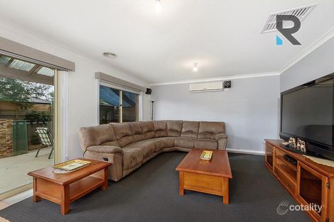 Property photo of 30 Bowral Loop Craigieburn VIC 3064