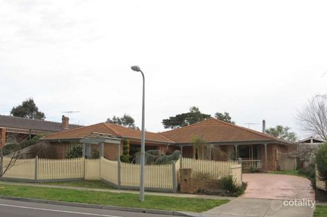 Property photo of 15 Avebury Drive Berwick VIC 3806