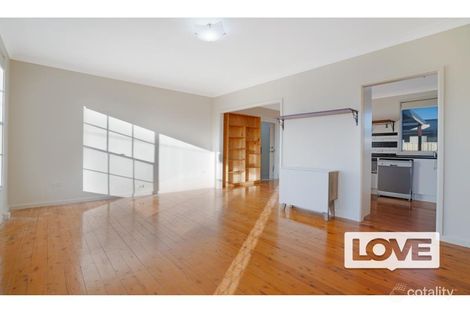 Property photo of 33 Conmurra Circuit Shortland NSW 2307