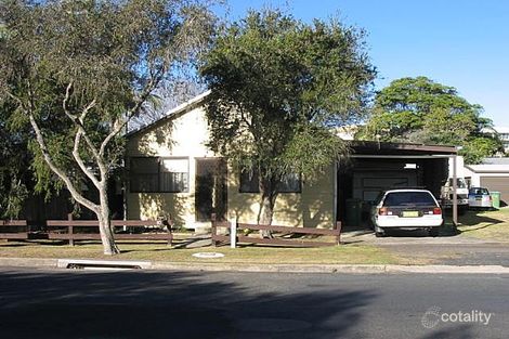 10 Oakland Ave, The Entrance, NSW 2261