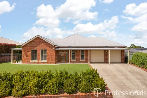 24 Cypress Cres, Kelso, NSW 2795