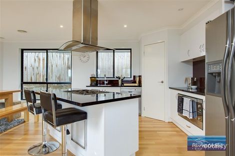 Property photo of 30 Elspeth Circuit Mount Martha VIC 3934