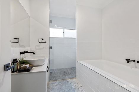 18 Teal Cct, Greenbank, QLD 4124