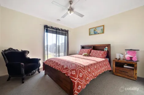 Property photo of 43 Dalray Crescent Kurunjang VIC 3337