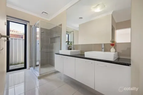 Property photo of 43 Dalray Crescent Kurunjang VIC 3337