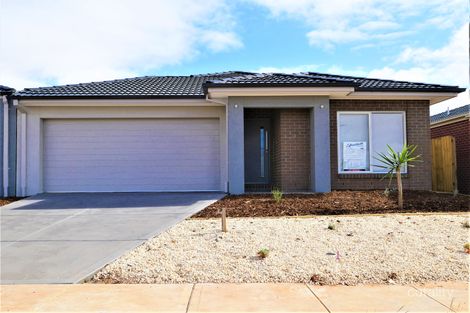 72 Toolern Waters Dr, Weir Views, VIC 3338