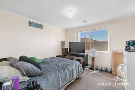 Property photo of 2/1 Mermaid Crescent Wyndham Vale VIC 3024