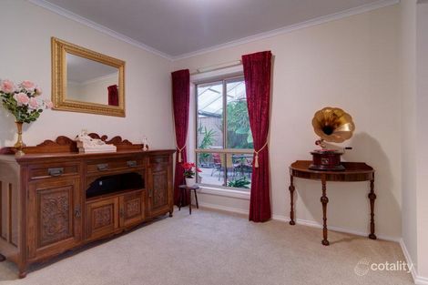 Property photo of 8 Honeyeater Crescent Flagstaff Hill SA 5159