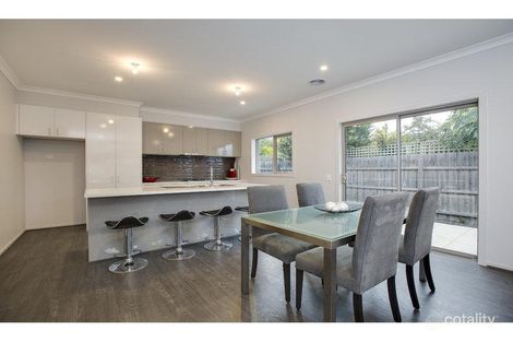 Property photo of 2/4 Ruth Road Mornington VIC 3931