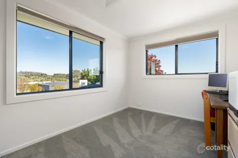 Property photo of 24 Berick Lane Table Top NSW 2640