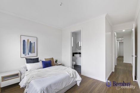 Property photo of 28 Scenery Drive Craigieburn VIC 3064