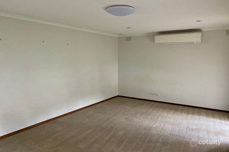 Property photo of 71 James Cook Drive Endeavour Hills VIC 3802