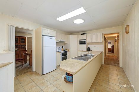 Property photo of 24 Jenalyn Crescent Avoca QLD 4670