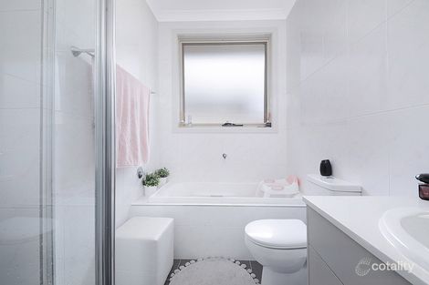 Property photo of 16 Split Close Prestons NSW 2170