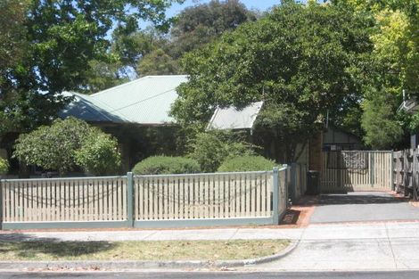 25 Koonung Rd, Blackburn North, VIC 3130