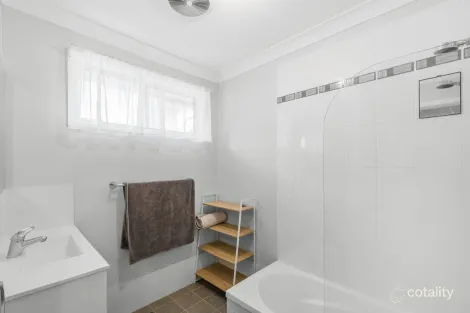 Property photo of 26 Marchant Crescent Mount Warrigal NSW 2528