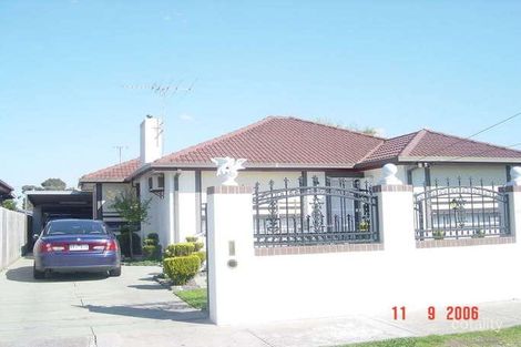 Property photo of 5 Willow Avenue St Albans VIC 3021